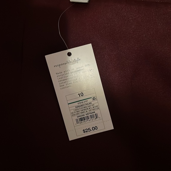 Elegant Burgundy Women's Skirt - Picture 2 of 5